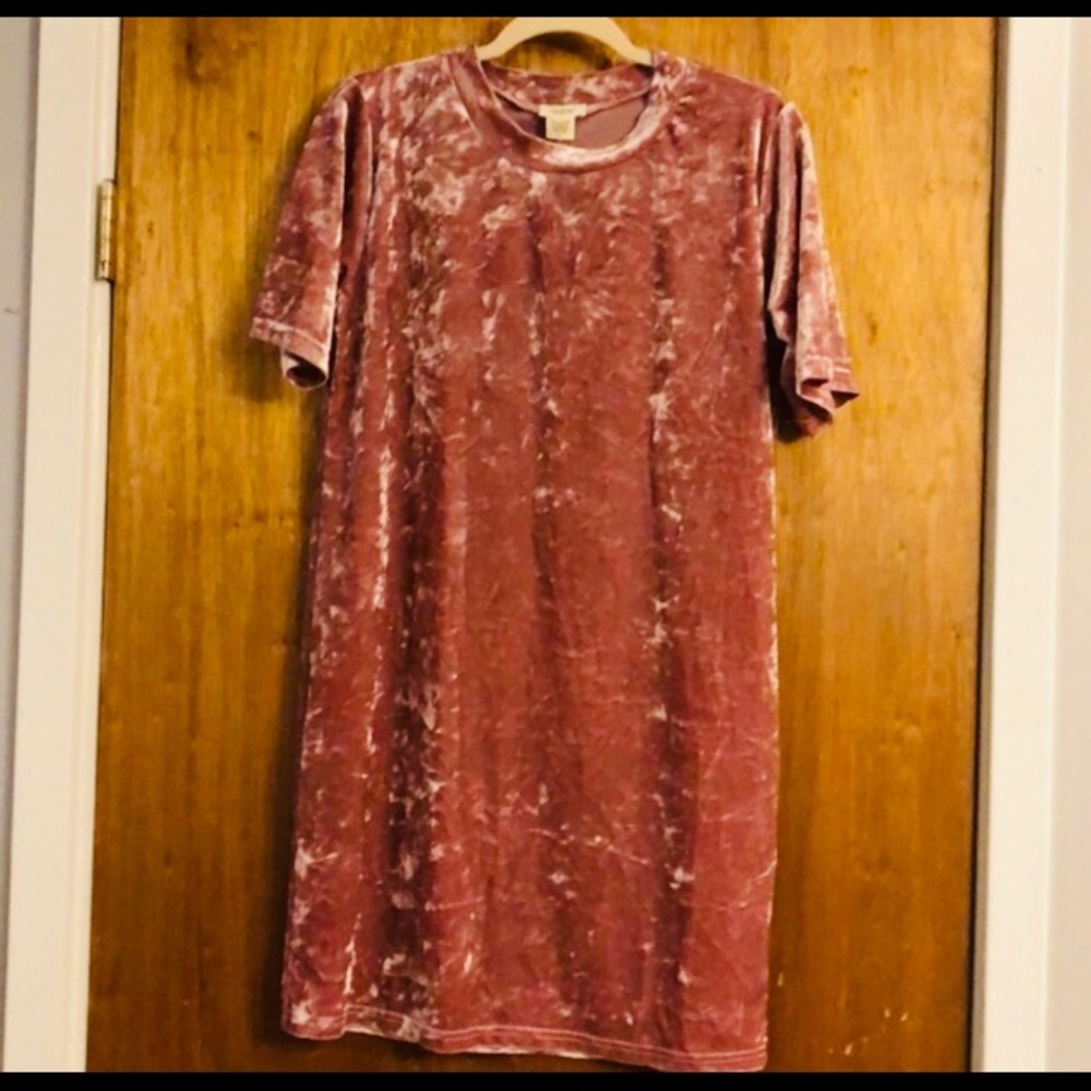 NWT Yelete Pink Crushed Velvet Dress Size Large
